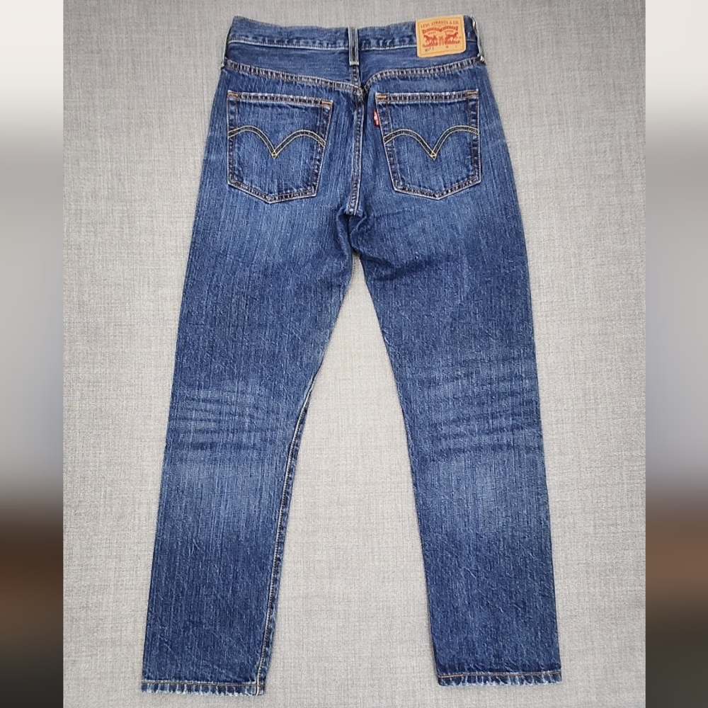 Levis 501 Button Fly Tapered 100% Cotton Distressed Style  Medium Wash Jeans. - Picture 3 of 12